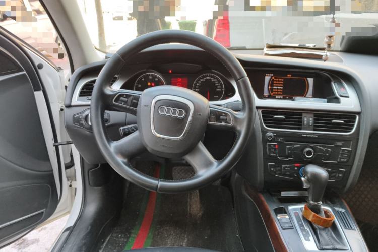 Used Audi A4L 2011 2.0 TFSI Comfort Model
