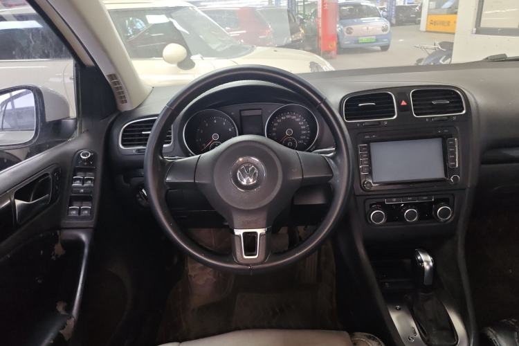 Used Volkswagen Golf 2012 1.6L Automatic Comfort Model Steering Wheel