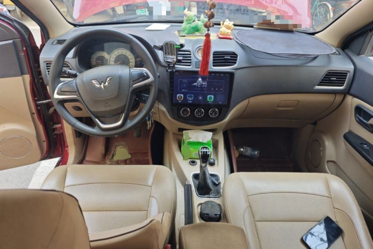 Used Wuling Hongguang 2014 1.5L S Comfort Model
