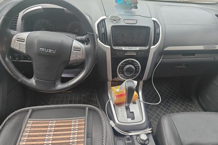 Used Isuzu mu-X 2017 3.0T Four-Wheel Drive Automatic Luxury 7-Seater China V Emission Standard
