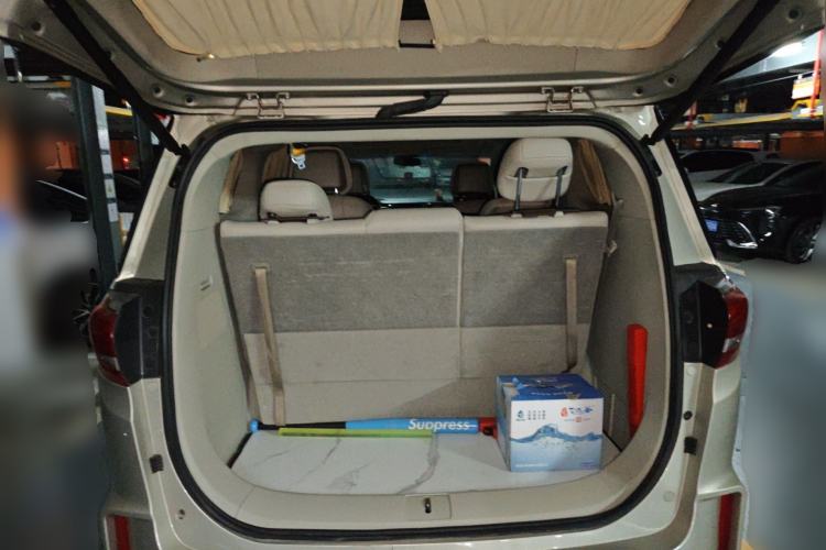 Used Buick GL8 2018 ES 28T Comfort Model China VI Standard Trunk