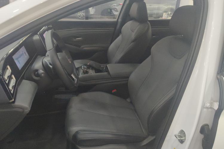 Used BYD Qin L 2025 DM-i Smart Drive 120KM Superior Model
