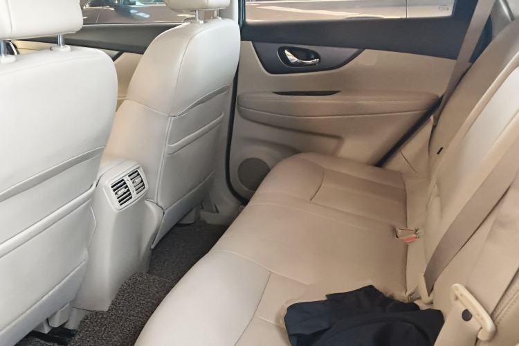 Used Nissan X-Trail 2014 2.0L CVT Comfort Edition 2WD Left Rear Seat