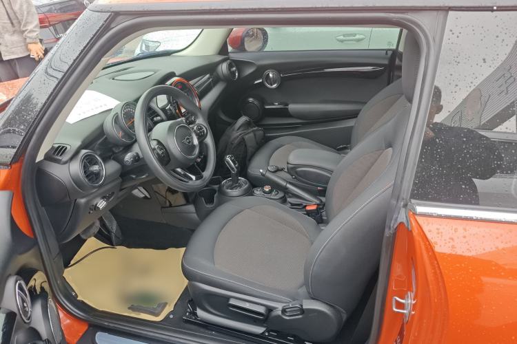 Used MINI 2019 1.5T ONE PLUS Driver Seat