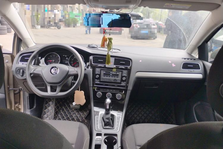 Used Volkswagen Golf 2018 1.6L Automatic Fashion Model