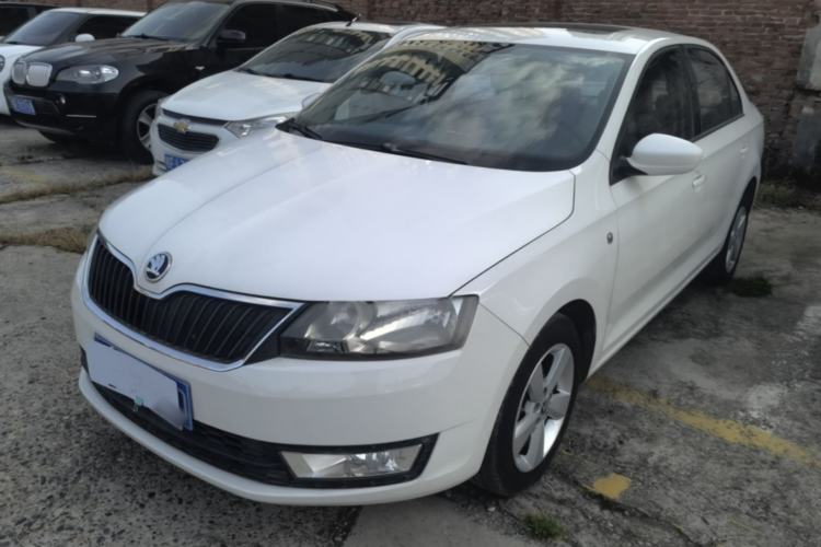 Used Skoda Rapid 2015 1.6L Automatic Smart Selection Model