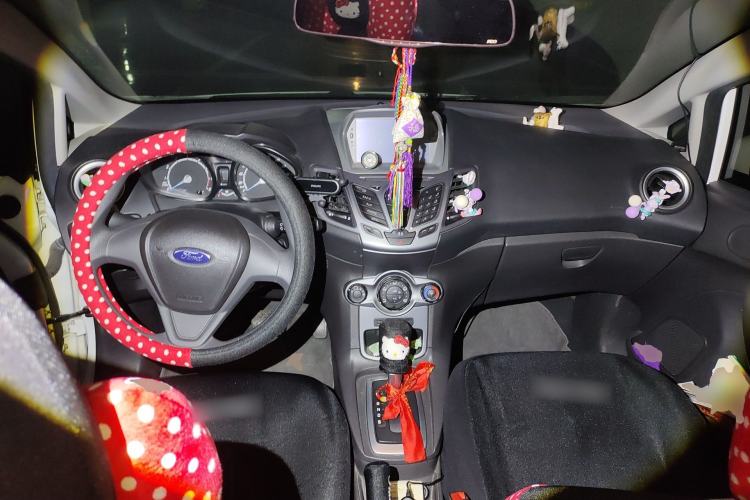 Used Ford Fiesta 2013 Hatchback 1.5L Automatic Fashion Edition Center Console