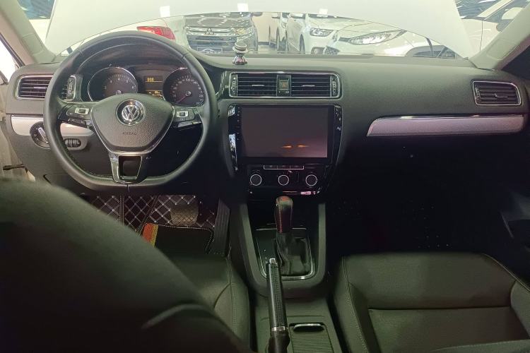 Used Volkswagen Sagitar 2015 1.6L Automatic Comfort Model