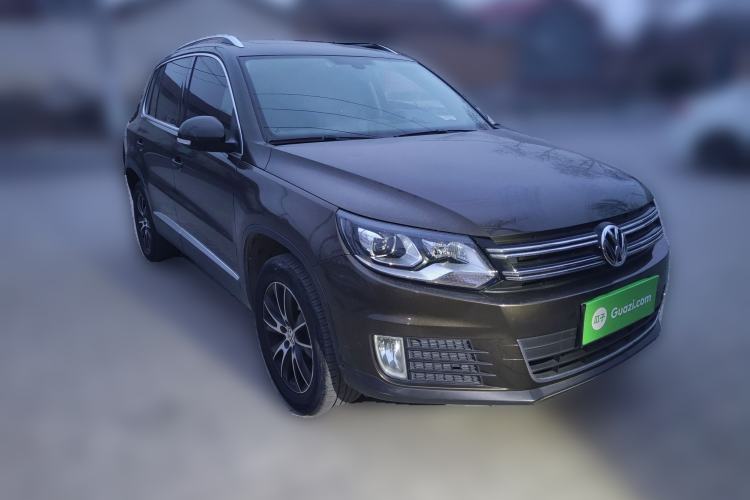 Used Volkswagen Tiguan 2015 1.8TSI Automatic Two-Wheel Drive Luxury Model Front Right 45 Deg
