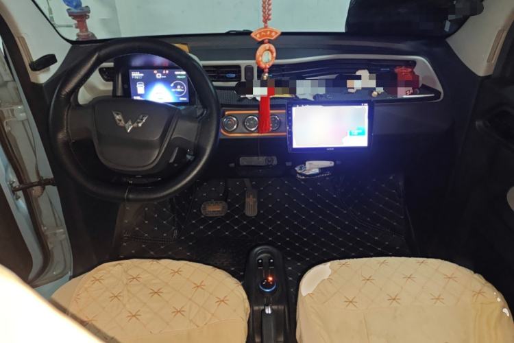 Used Wuling Hongguang MINIEV 2020 Freedom Version Lithium Iron Phosphate Center Console
