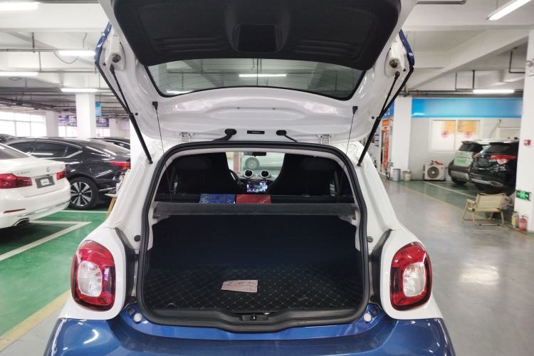 Used smart forfour 2016 1.0L 52 kW Dynamic Edition