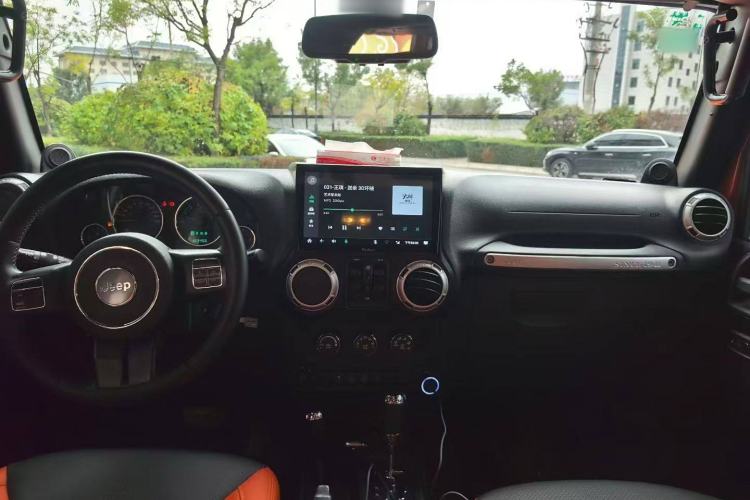 Used Jeep Wrangler 2014 3.0L Sahara Four-Door Edition
