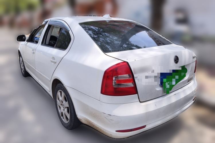 Used Skoda Octavia 2015 Classic Model 1.6L Automatic Elegance Edition Rear Left 45 Deg