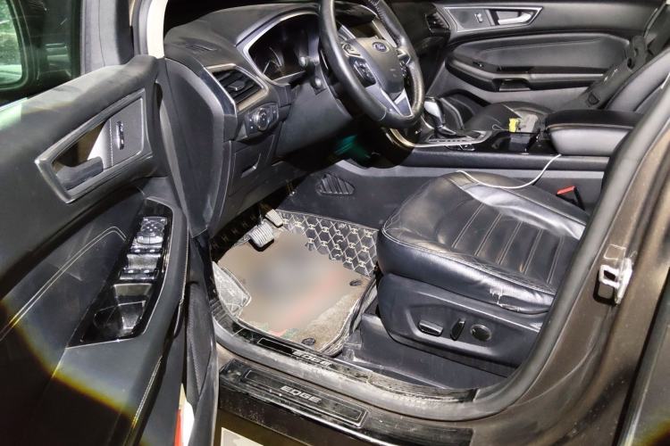 Used Ford Edge 2015 2.0T GTDi Two-Wheel-Drive High-Line Version