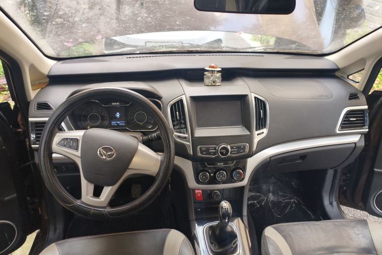 Used HYOSOW H3 2015 1.5L manual luxury version Center Console