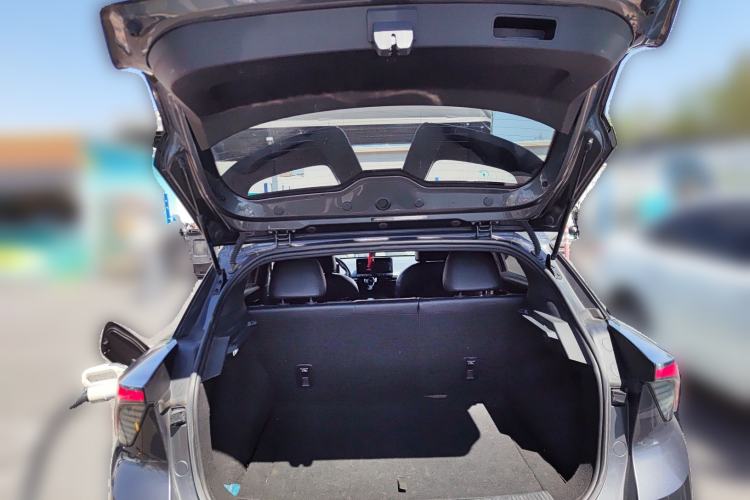 Used MG 4 EV 2022 425 km Luxury Edition Trunk