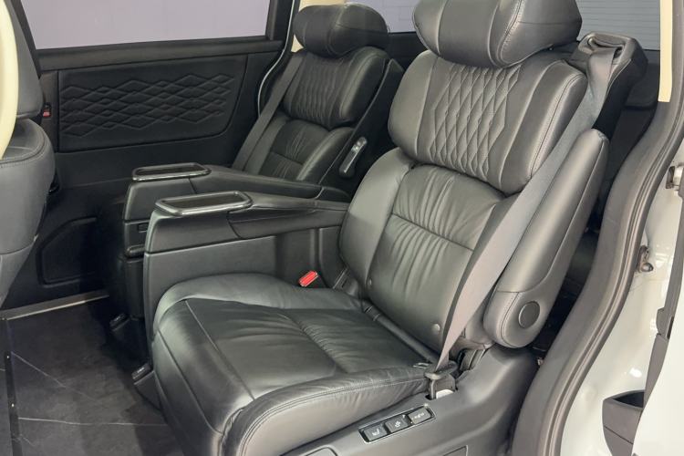 Used Honda Elysion 2024 2.0L eHEV Luxury Edition
