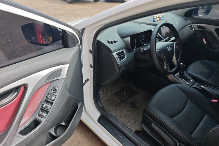 Used Hyundai Elantra (5th Generation / Langdong) 2016 1.6L Automatic Smart Version Driver Seat