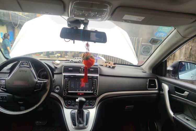 Used Haval H6 2015 Sport Edition 1.5T Automatic Two-Wheel Drive Luxury Model
