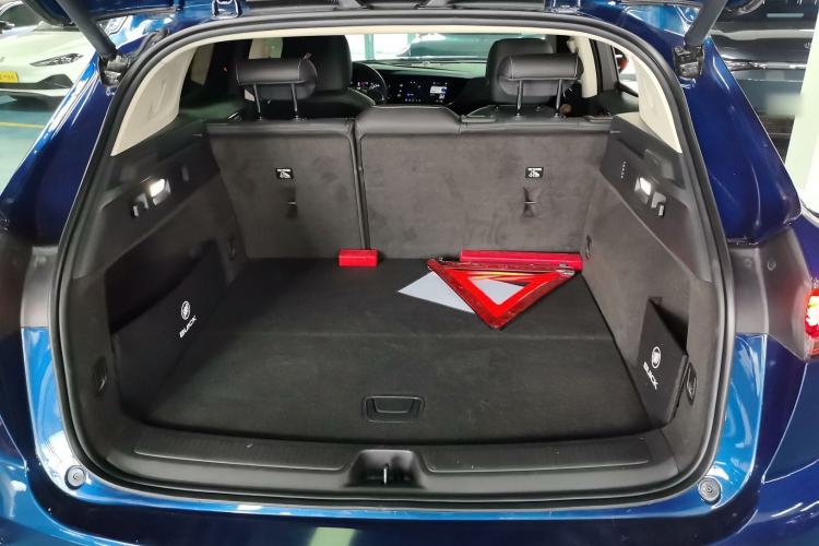 Used Buick Envision 2023 Encore S 652T Two-Wheel-Drive Luxury Model
