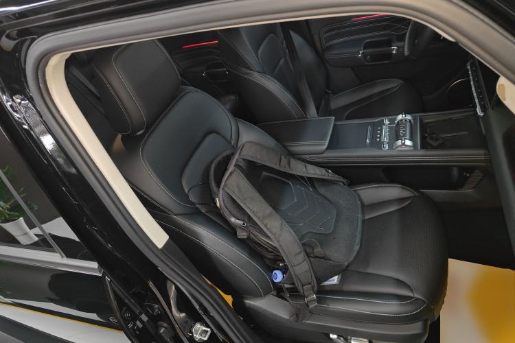 Used Tank 300 2025 2.0T Challenger Right Front Seat