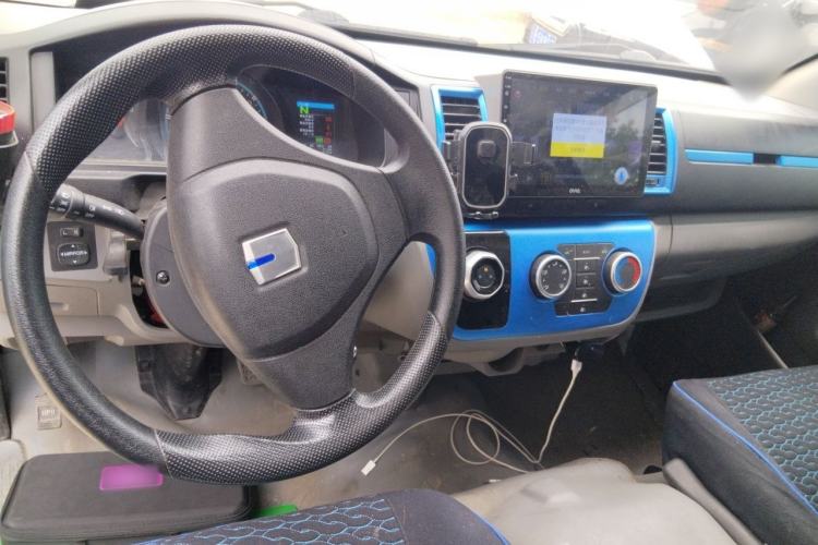 Used Farizon Xingxiang E6 2020 Van with High Roof 1365kg Payload Capacity Equipped with CATL's High-Energy Battery