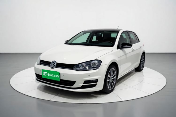 Used Volkswagen Golf 2017 230TSI Automatic Luxury Million-Vehicle Commemorative Edition Guazi used car, China used car export, Used car for sale, Used cars, Cheapest cars for sale