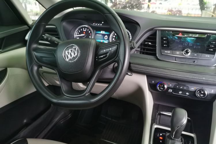 Used Buick GL6 2018 18T 6-Seater Elite Model
