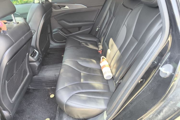 Used Hongqi H5 2022 Classic Model Facelift 1.8T Automatic Smart Connect Flagship Edition Left Rear Seat