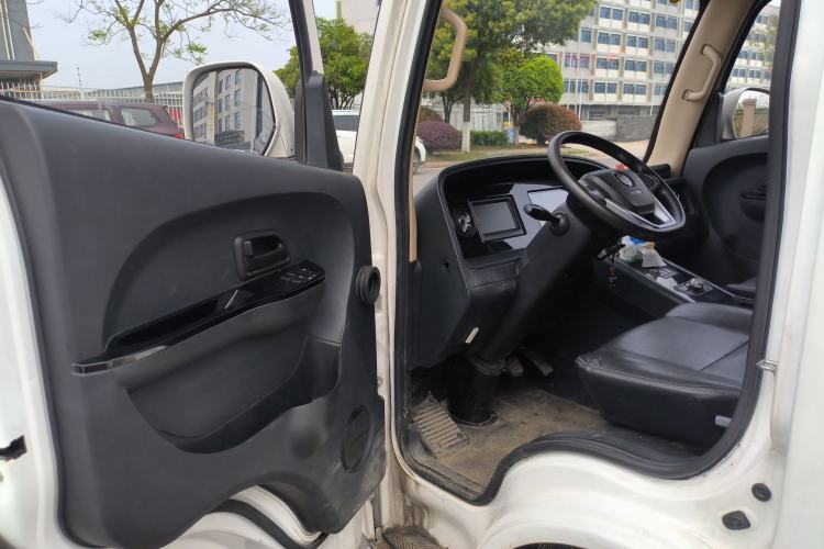 Used Guangtong Auto makeup Logistics Vehicle 2024 3.1T 2-Seater 4.99-Meter All-Electric Closed Cargo Van with 41.86 kWh Driver Seat