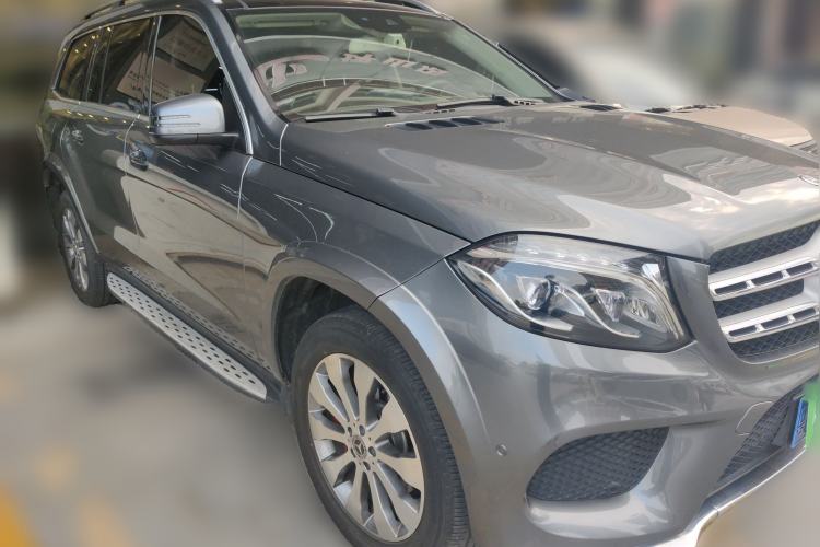 Used Mercedes-Benz GLS  Front Right 45 Deg