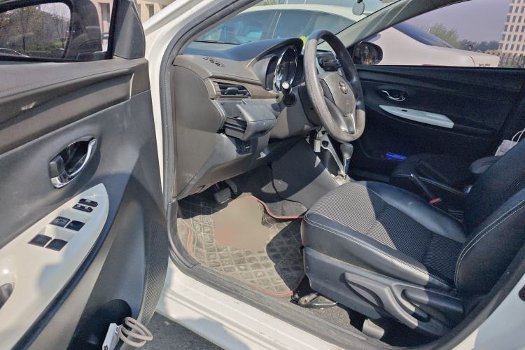 Used Toyota YARiS L Zhi Xuan 2015 1.5G Automatic Xuan Dong Sunroof Special Edition Driver Seat