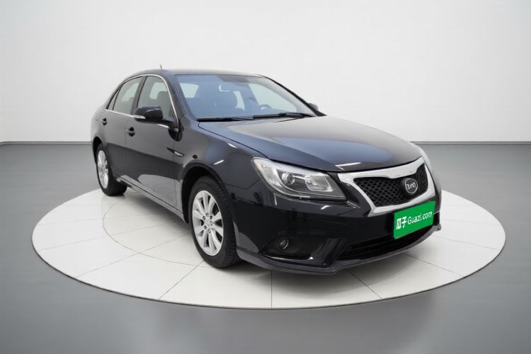 Used BYD G6 2013 2.0L Manual Luxury Version Front Right 45 Deg