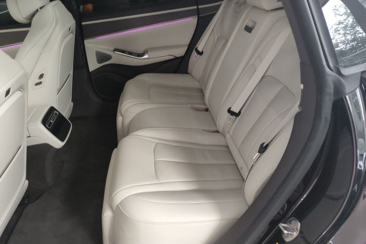 Used Denza Z9 2024 630 km All-Wheel Drive Max Version