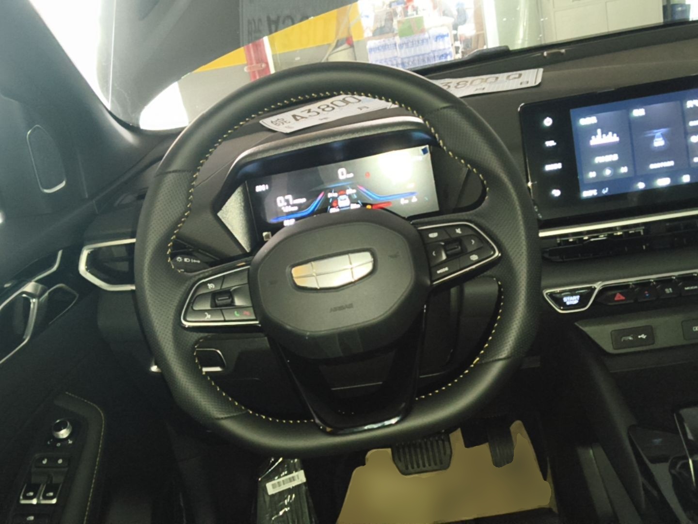 Geely Auto Coolray 2025 Bin Yue L 1.5TD DCT Beyond Edition — снимка 13