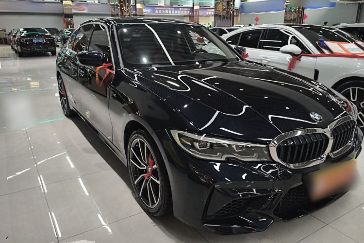 Used BMW 3 Series 2021 Second Facelift 320Li M Sport Package Front Right 45 Deg