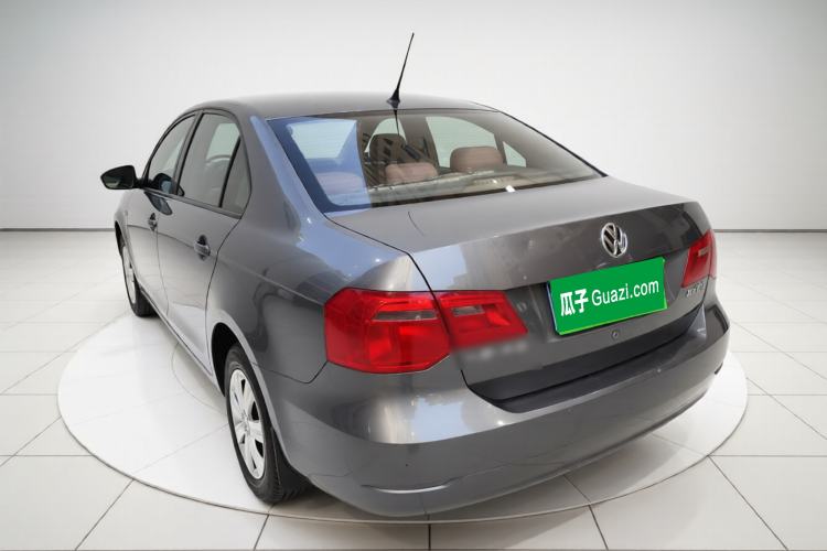 Used Volkswagen Jetta 2015 1.6L Manual Fashion Edition Exterior 3