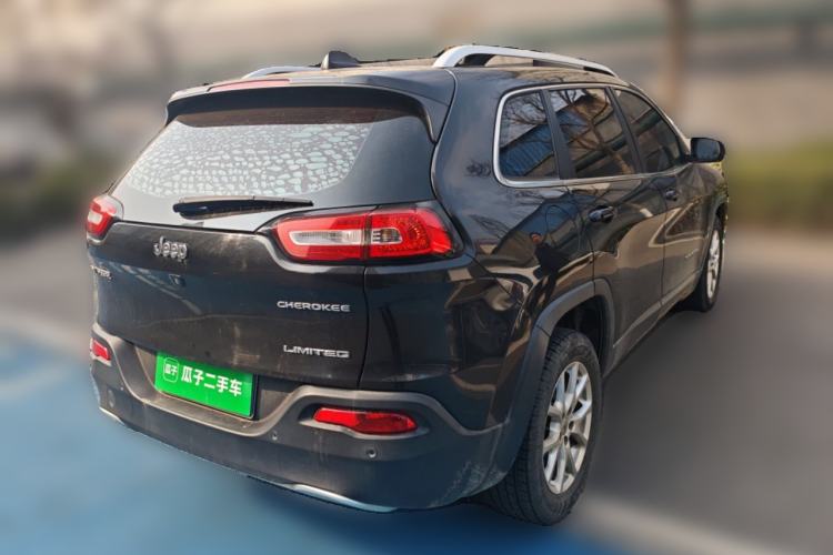 Used Jeep Cherokee 2017 2.0L Superior Edition