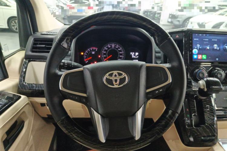 Used Toyota HIACE 
