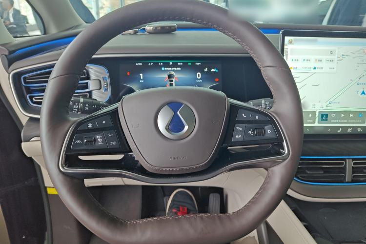 Used Denza D9 2024 DM-i 980 Four-Wheel Drive Prestige Model Steering Wheel