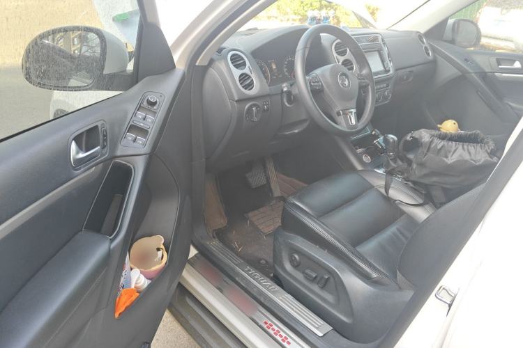 Used Volkswagen Tiguan 2015 1.8TSI Automatic All-Wheel-Drive Luxury Model Driver Seat