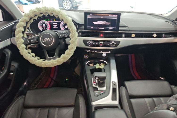 Used Audi A4L 2022 40 TFSI Fashion Dynamic Model Center Console