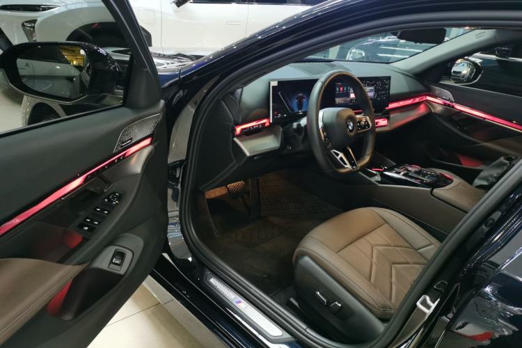 Used BMW 5 Series 2025 530Li Leading Model M Sport Package