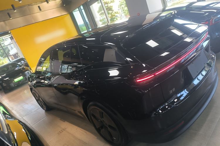 Used Li Auto Li Auto i6 2025 Model Two-Wheel-Drive Standard Type
