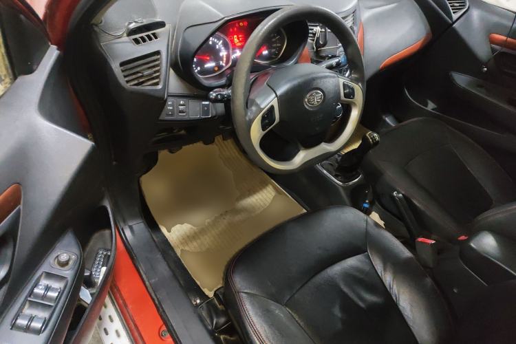 Used FAW Xiali N7 2013 1.3L Manual Luxury Model Driver Seat