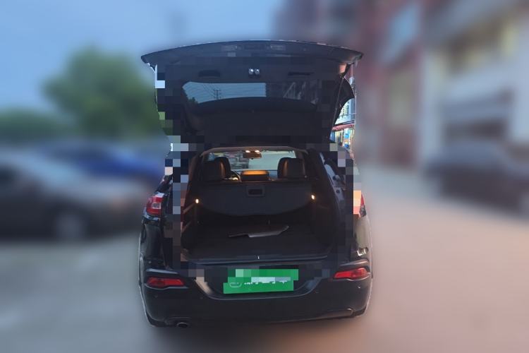 Used Jeep Cherokee 2017 2.0L Superior Edition
