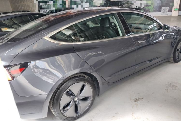 Used Tesla Model 3 2019 Long-Range All-Wheel-Drive Version
