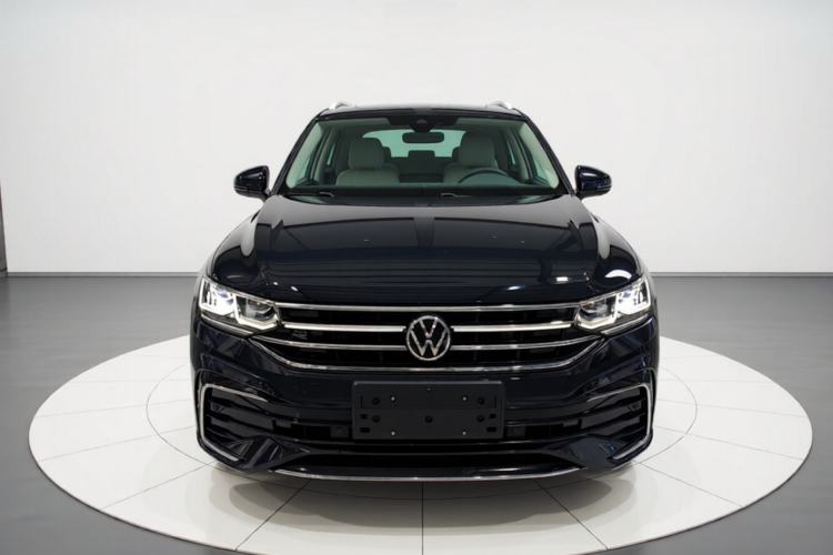 Used Volkswagen Tiguan L 2023 Facelift 380TSI Automatic All-Wheel Drive R-Line Flagship 7-Seater