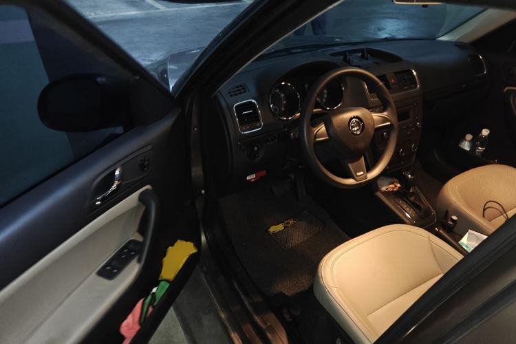 Used Skoda Yeti 2014 1.4TSI DSG Vibrant Edition Driver Seat