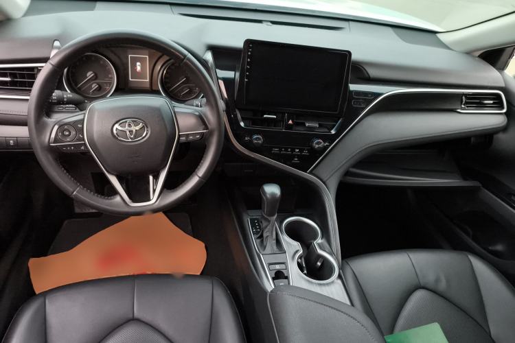 Used Toyota Camry 2022 2.0GVP Premier Edition Center Console